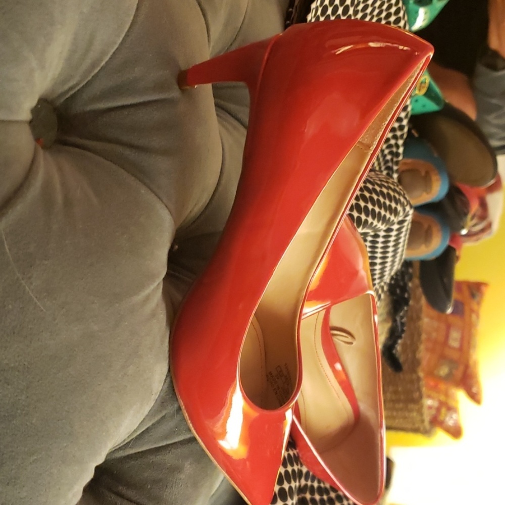 Heels - Picture 3 of 3